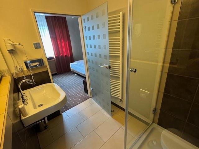 L'Escala Hotell Dreieich Exteriör bild