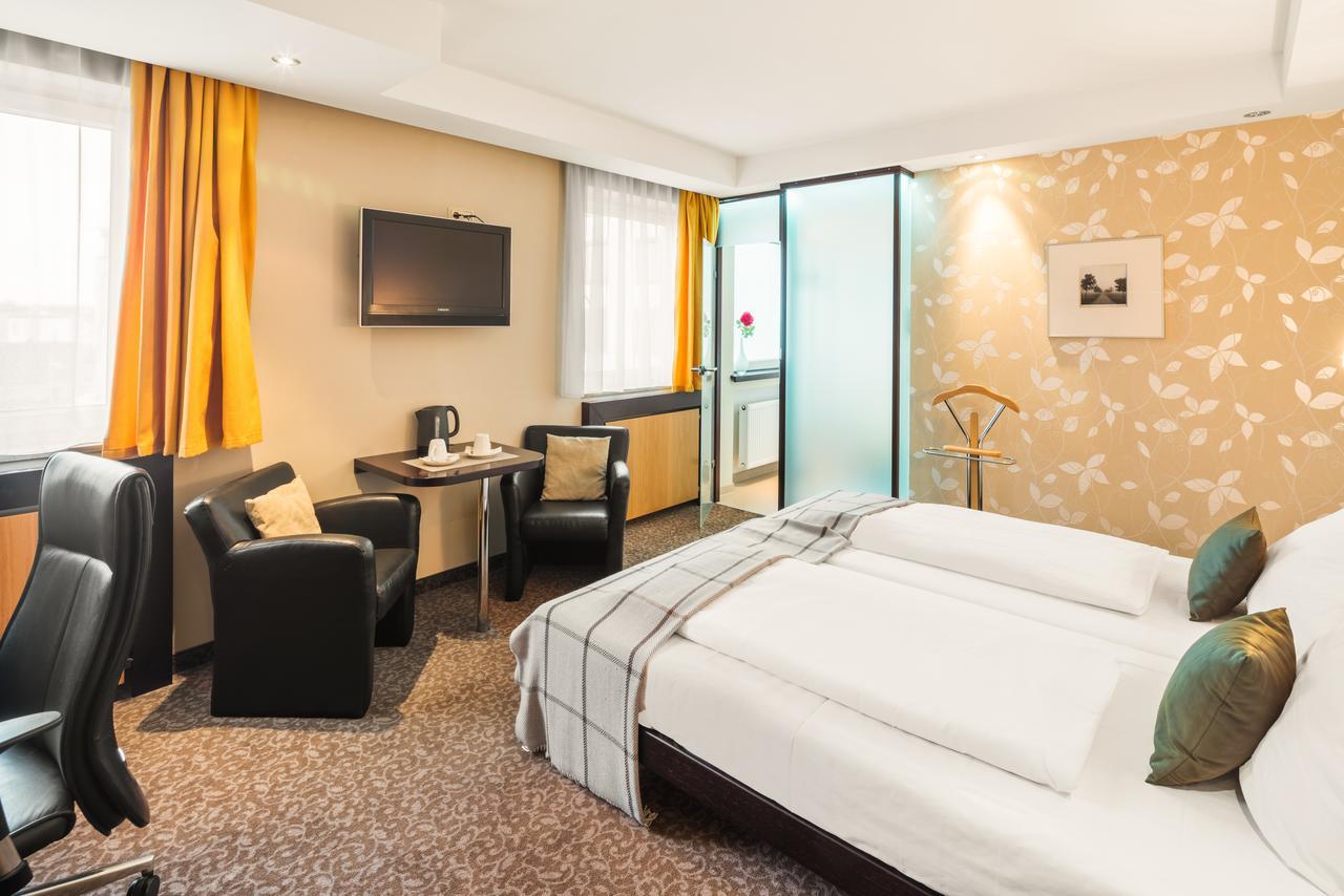 L'Escala Hotell Dreieich Exteriör bild