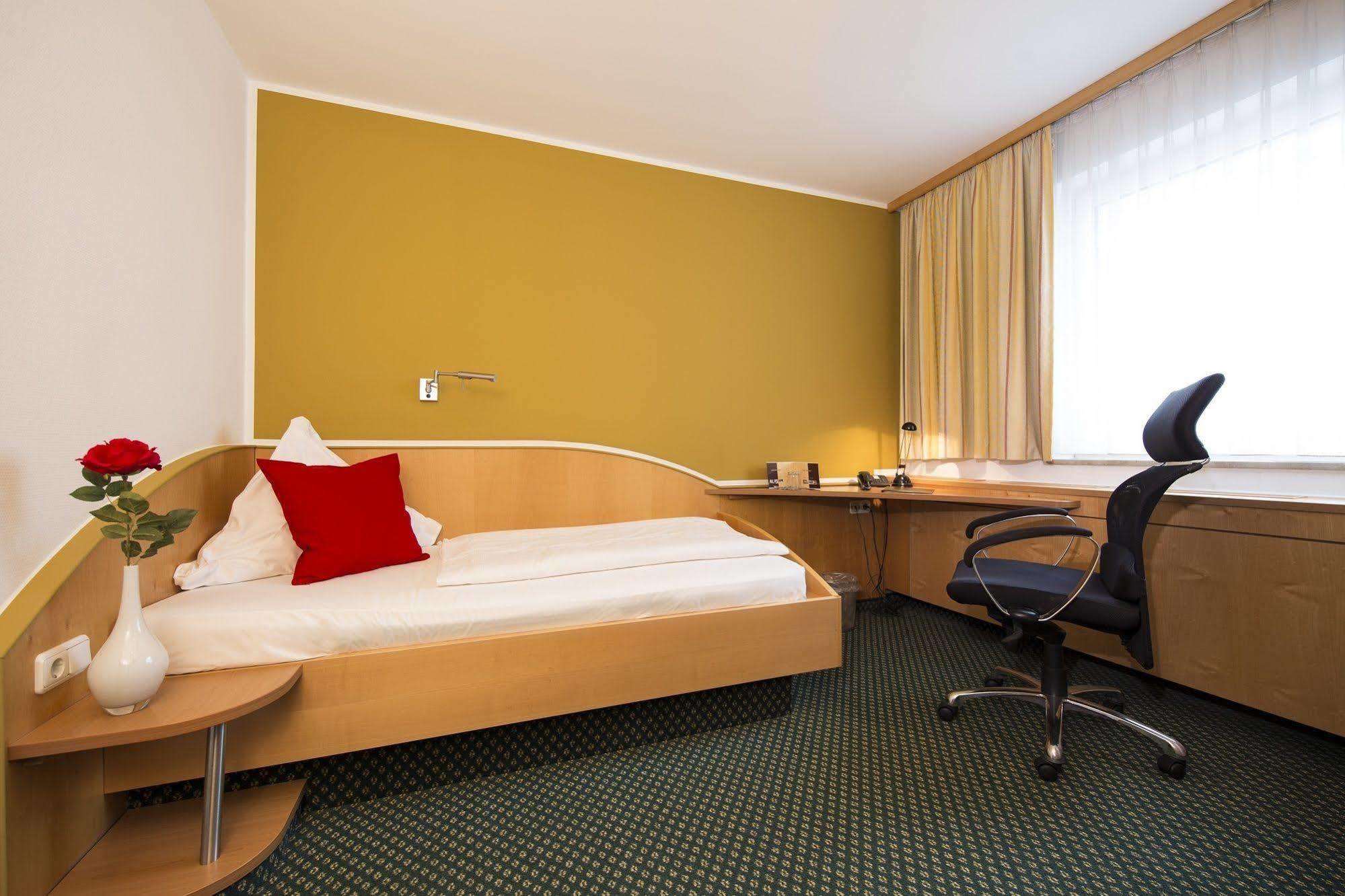 L'Escala Hotell Dreieich Exteriör bild