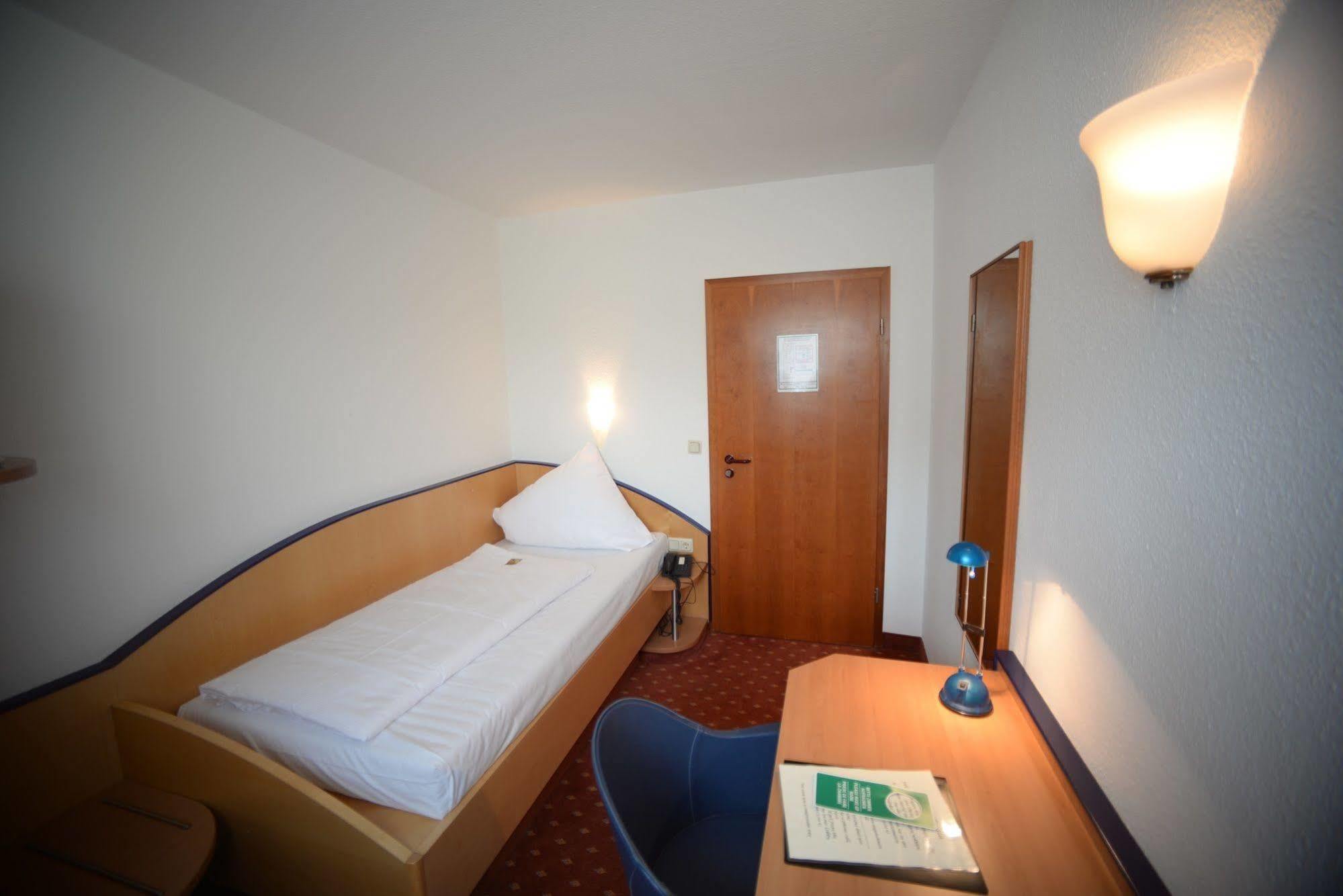L'Escala Hotell Dreieich Exteriör bild