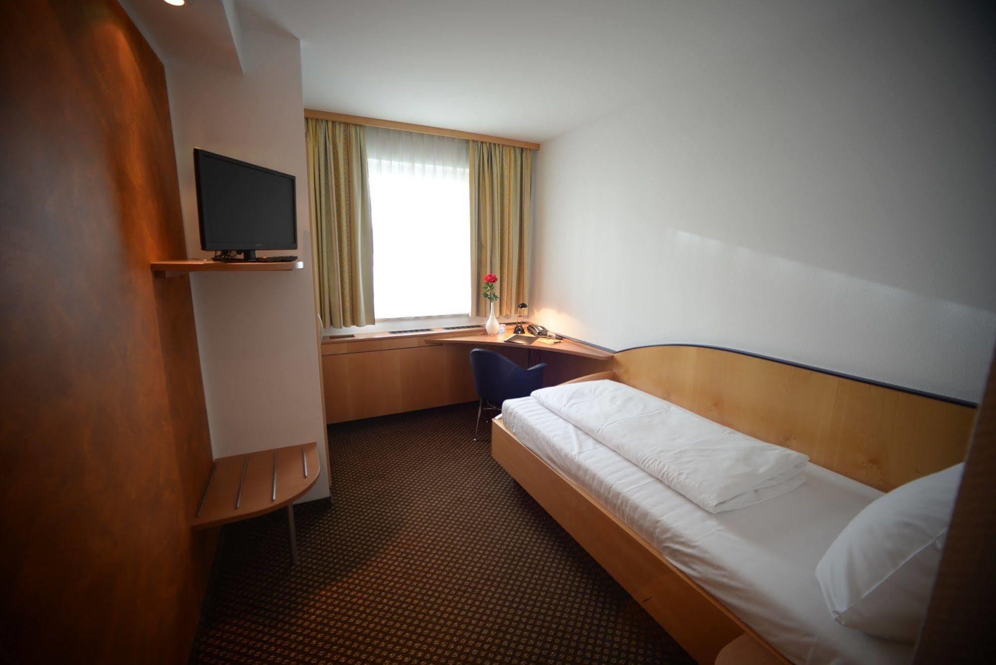 L'Escala Hotell Dreieich Exteriör bild